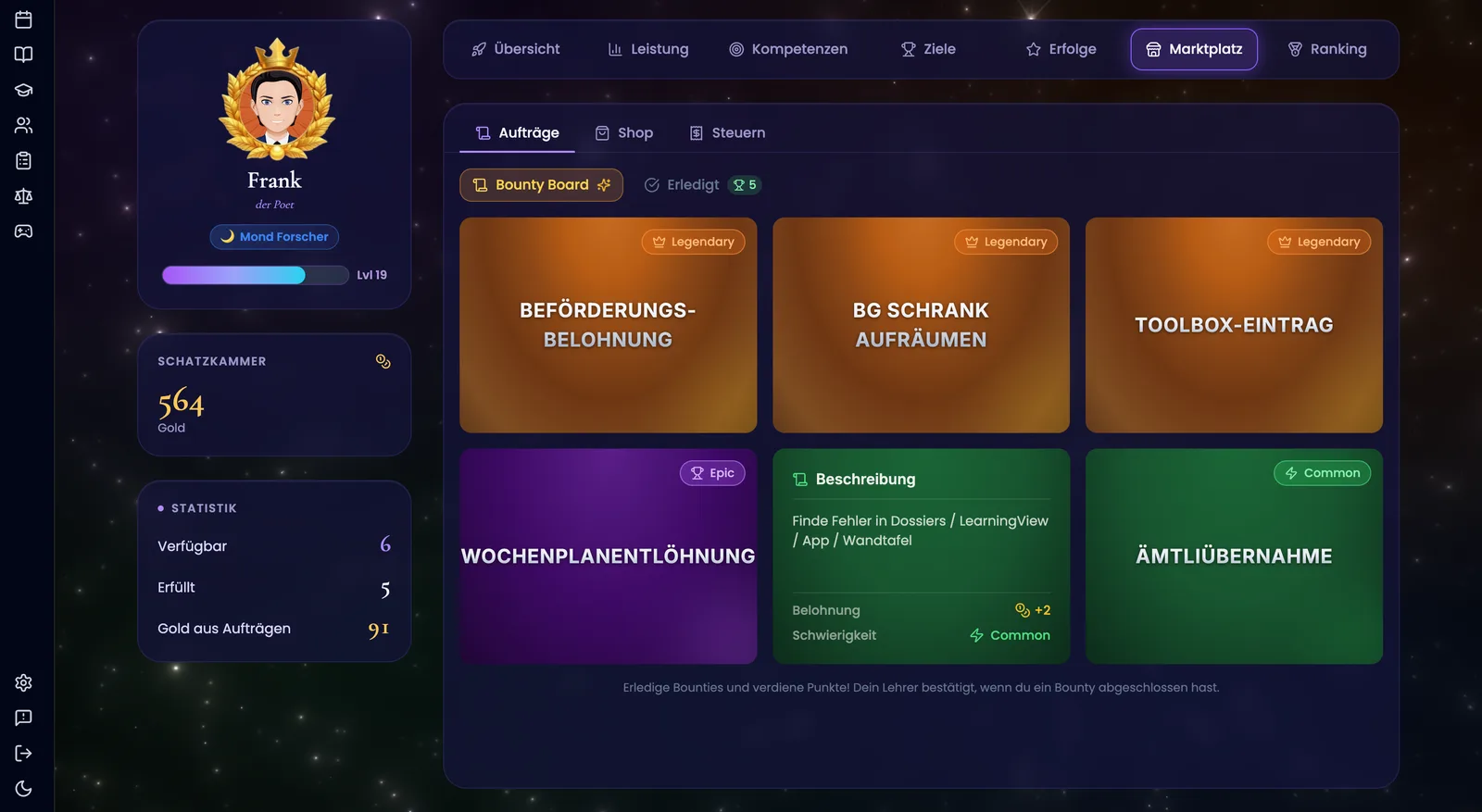 Schüler-Bounty-Board mit Aufträgen in vier Schwierigkeitsstufen — Legendary, Epic, Rare und Common — sowie Detail-Ansicht eines Auftrags mit Belohnung